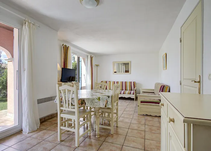 P Minervois L N02 3p6 Βίλα